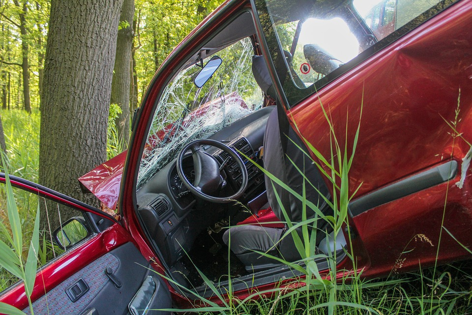 A car crashed into a tree